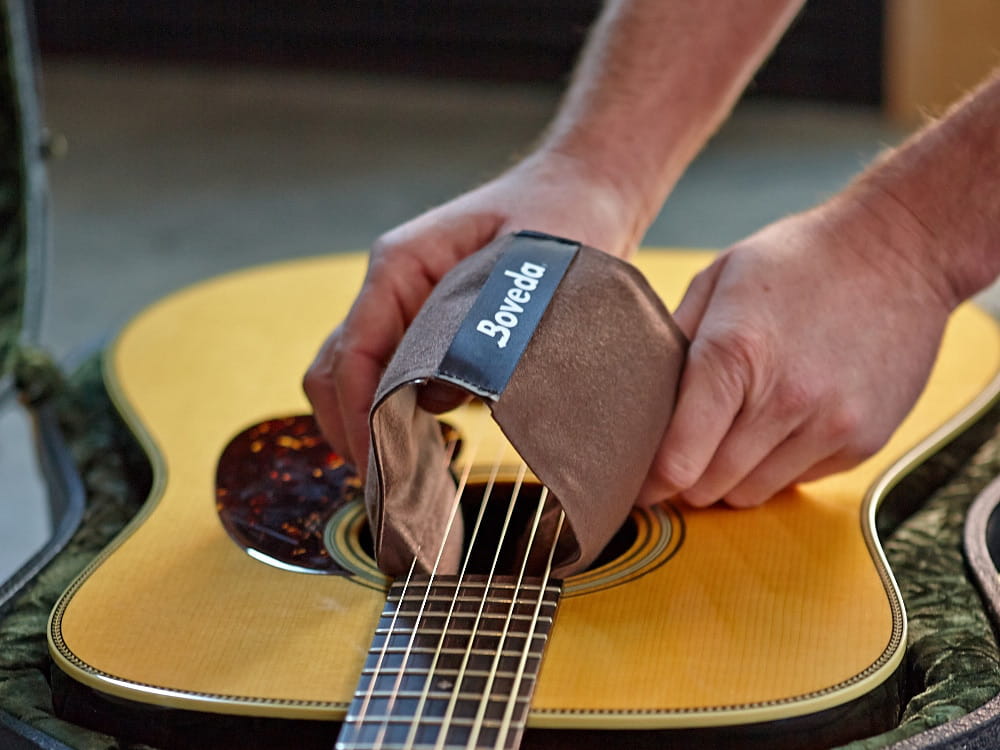 guitar-humidifier.jpg