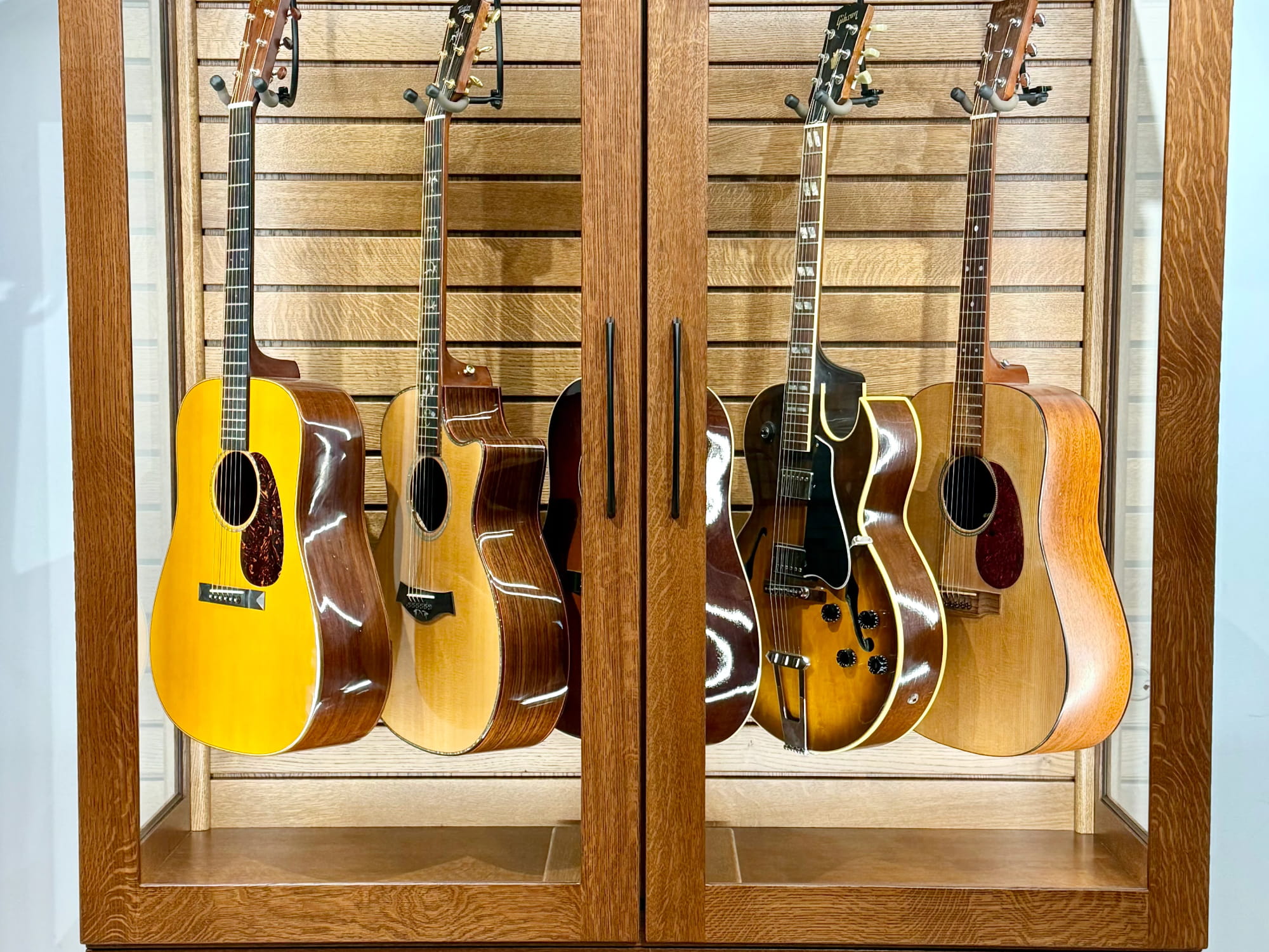 store-guitar.jpg